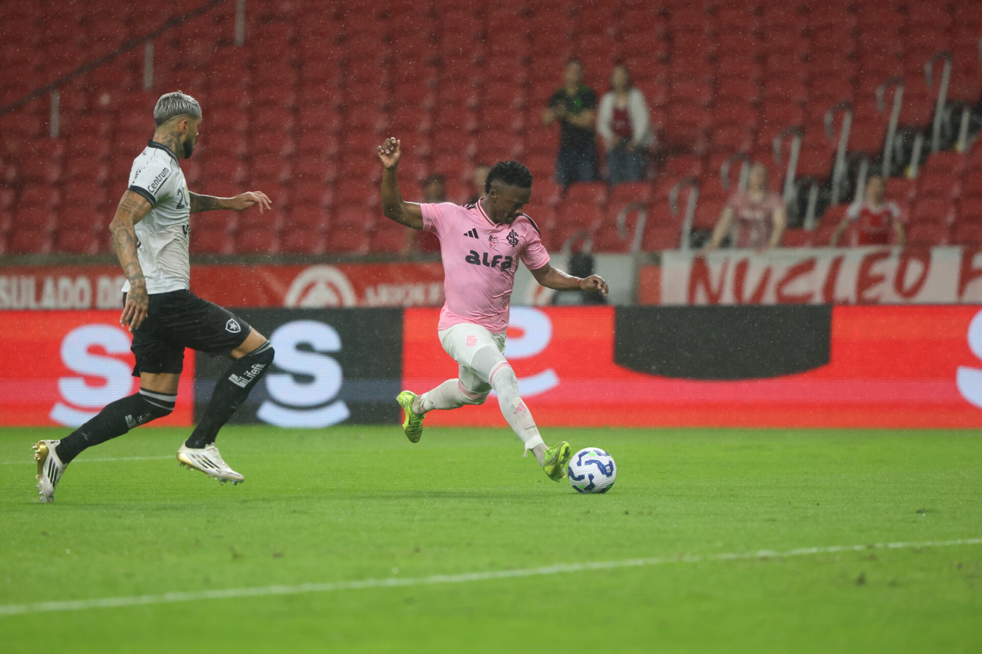 Internacional vence com autoridade: números revelam eficiência letal contra o Botafogo