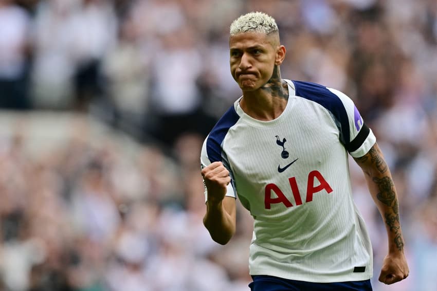 Richarlison comemora gol pelo Tottenham na Premier League (Foto: Ben Stansall/AFP)